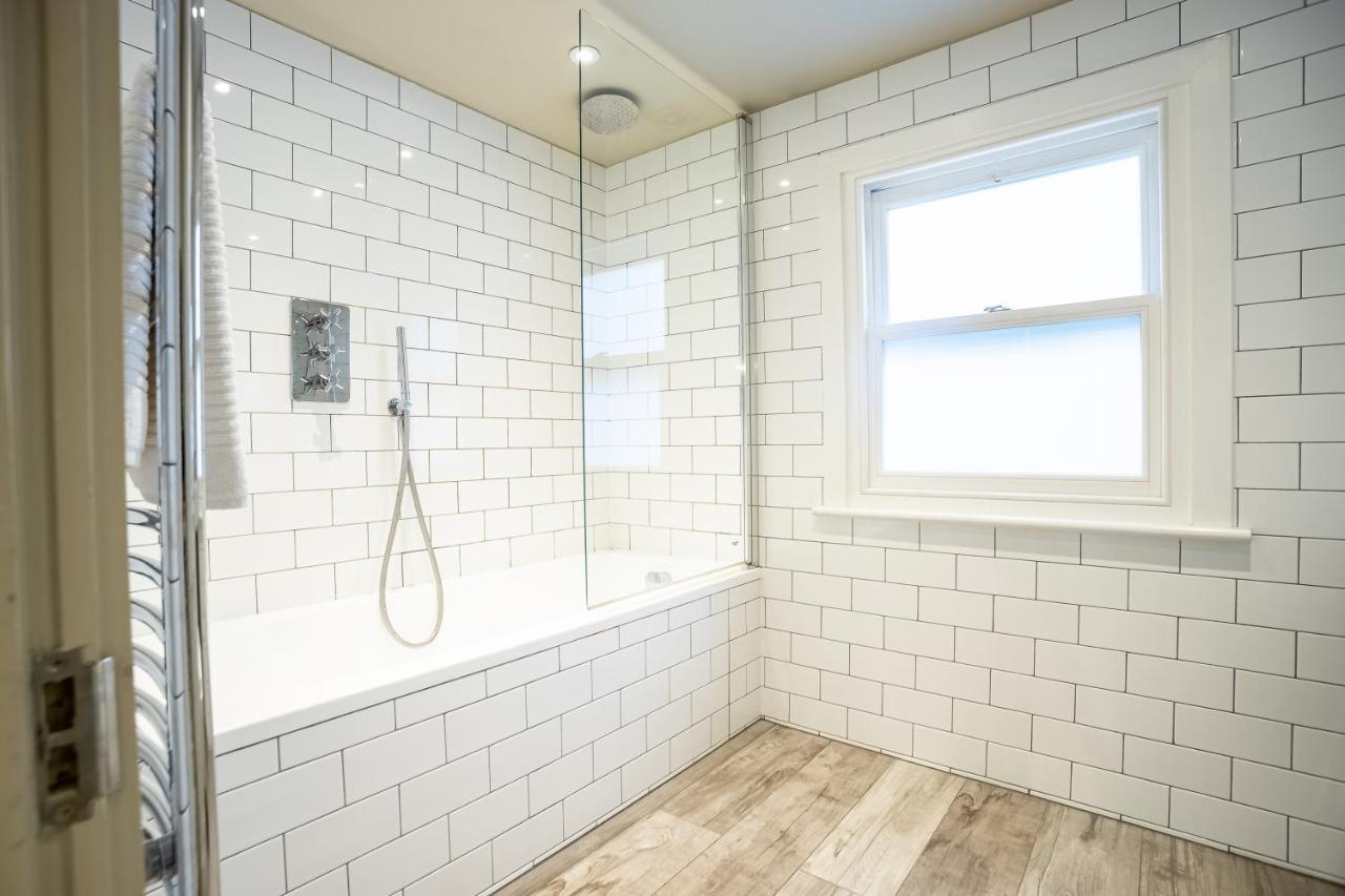 Modern Two Bedroom Apartment In Fulham By Sojo Stay London Ngoại thất bức ảnh